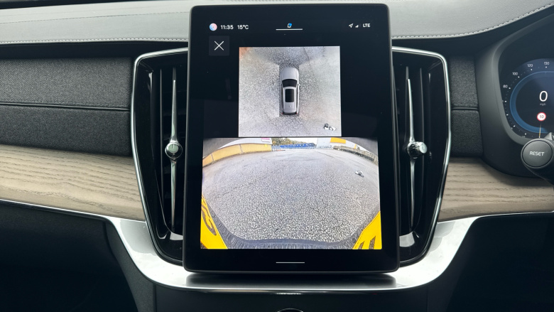 Volvo XC90 2.0 T8 PHEV Plus Dark 5dr AWD Geartronic Estate